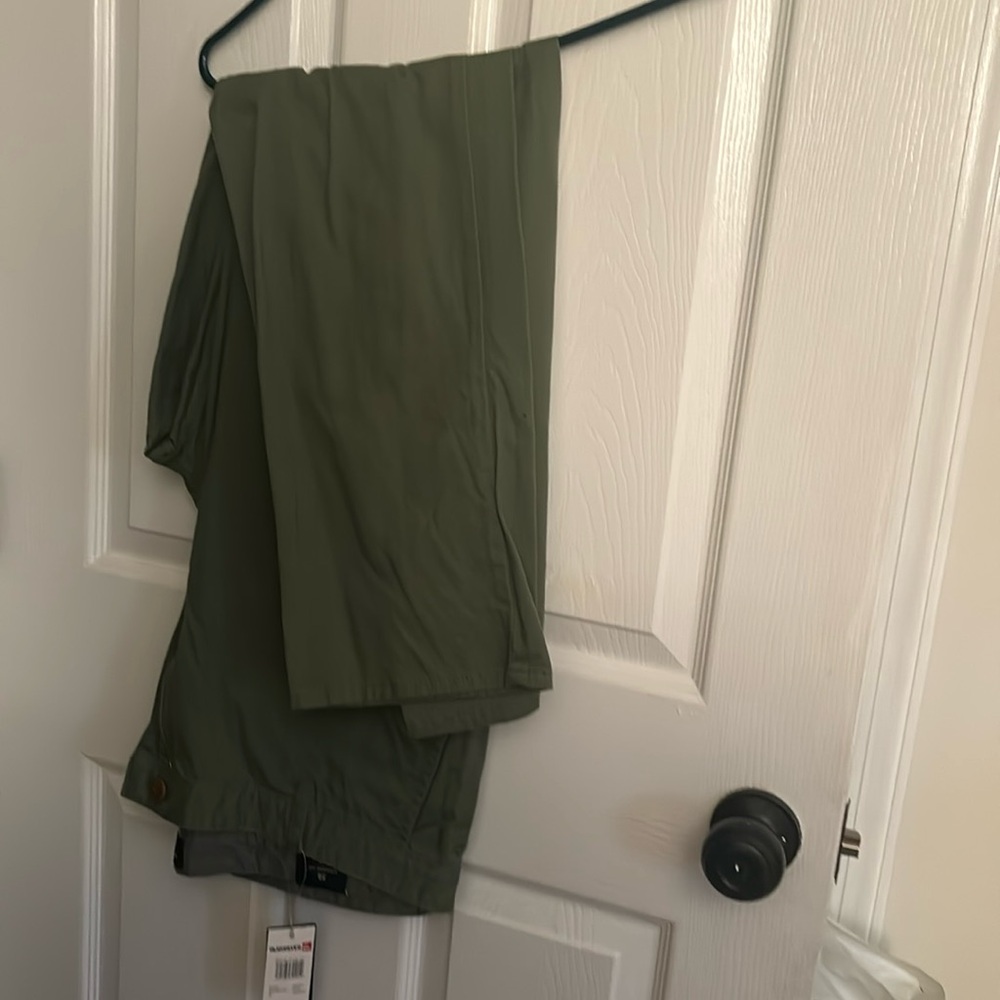 LAST CHANCE:NWT Men’s Quicksilver olive green khaki pants